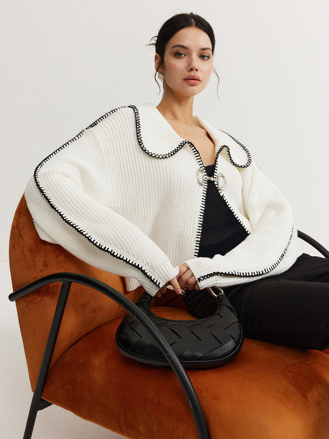 Haut en tricot à fermeture magnétique avec bordure contrastée
