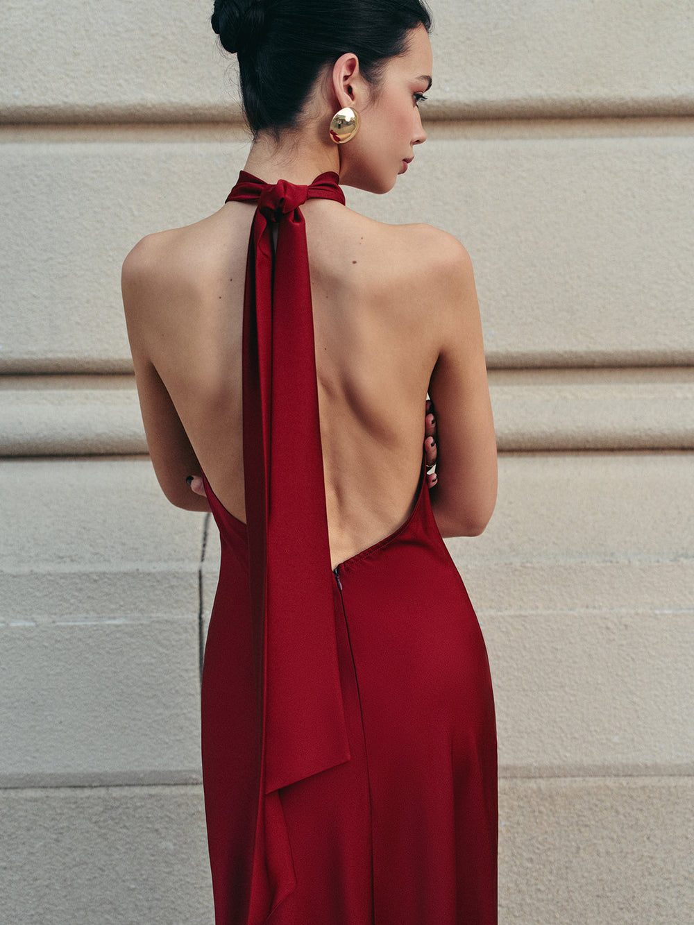 Robe Longue Satin à Dos Nu et à Nouettes