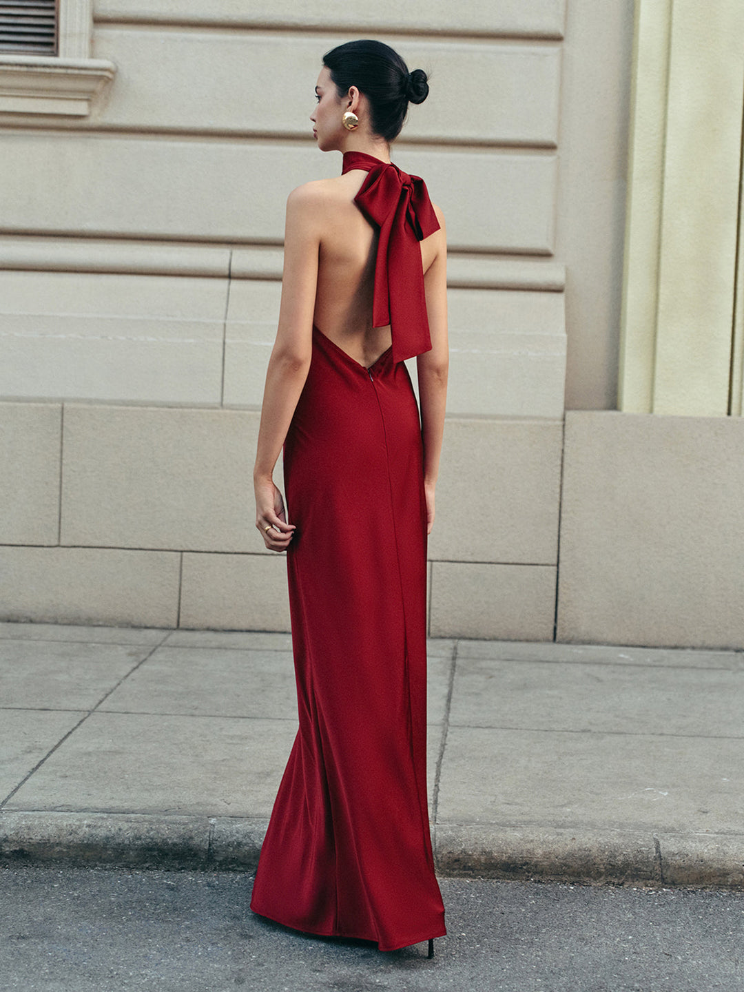 Robe Longue Satin à Dos Nu et à Nouettes
