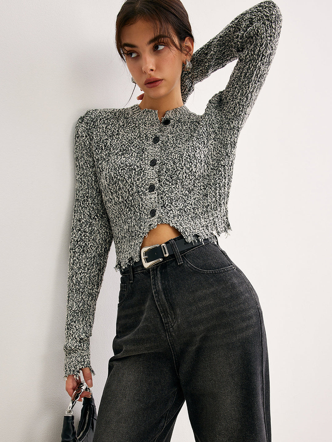 Haut en tricot ajusté à ourlet brut avec boutons