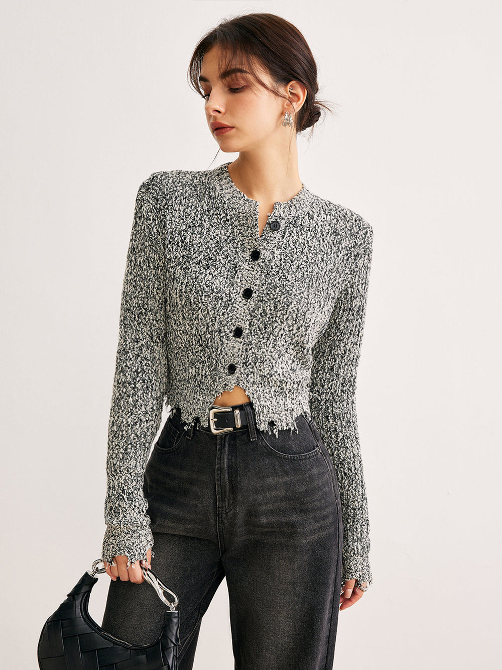 Haut en tricot ajusté à ourlet brut avec boutons