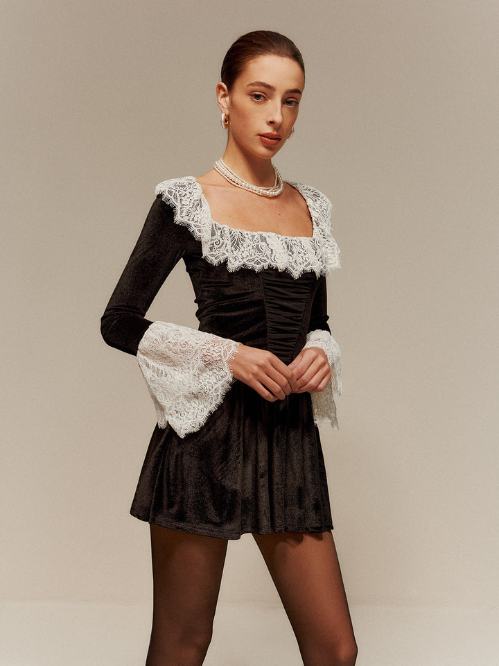 Robe Courte en Velours avec Bordure en Dentelle