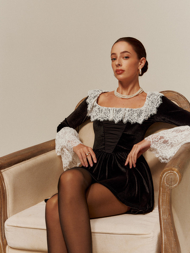 Robe Courte en Velours avec Bordure en Dentelle