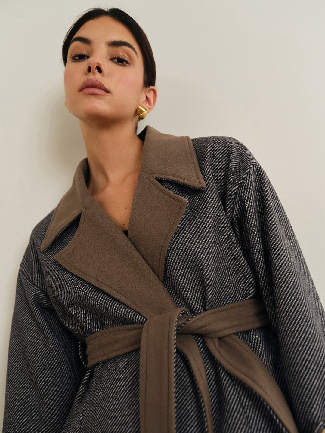 Manteau Long Oversize en Laine à Col Contrastant et Ceinture