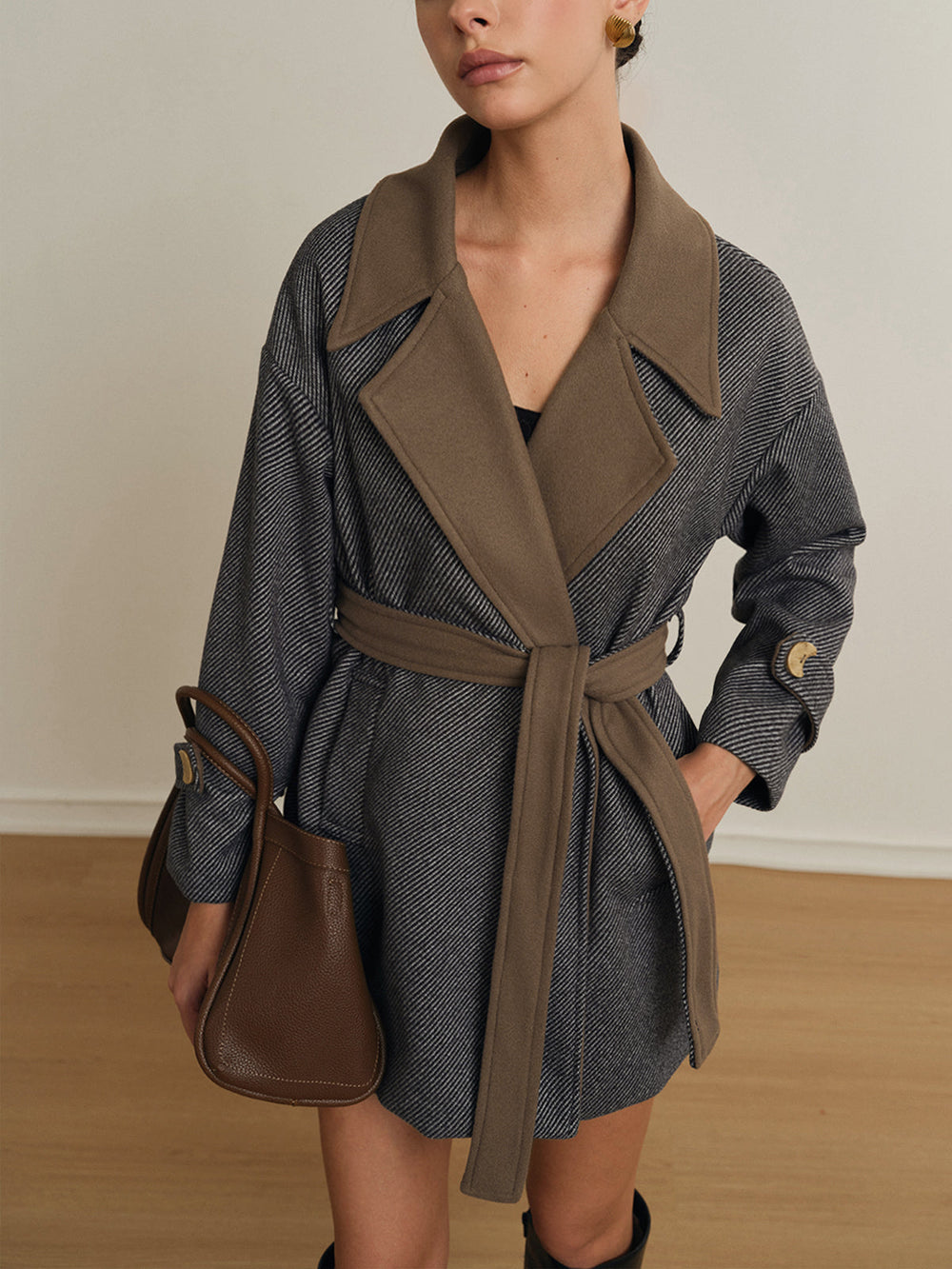 Manteau Long Oversize en Laine à Col Contrastant et Ceinture