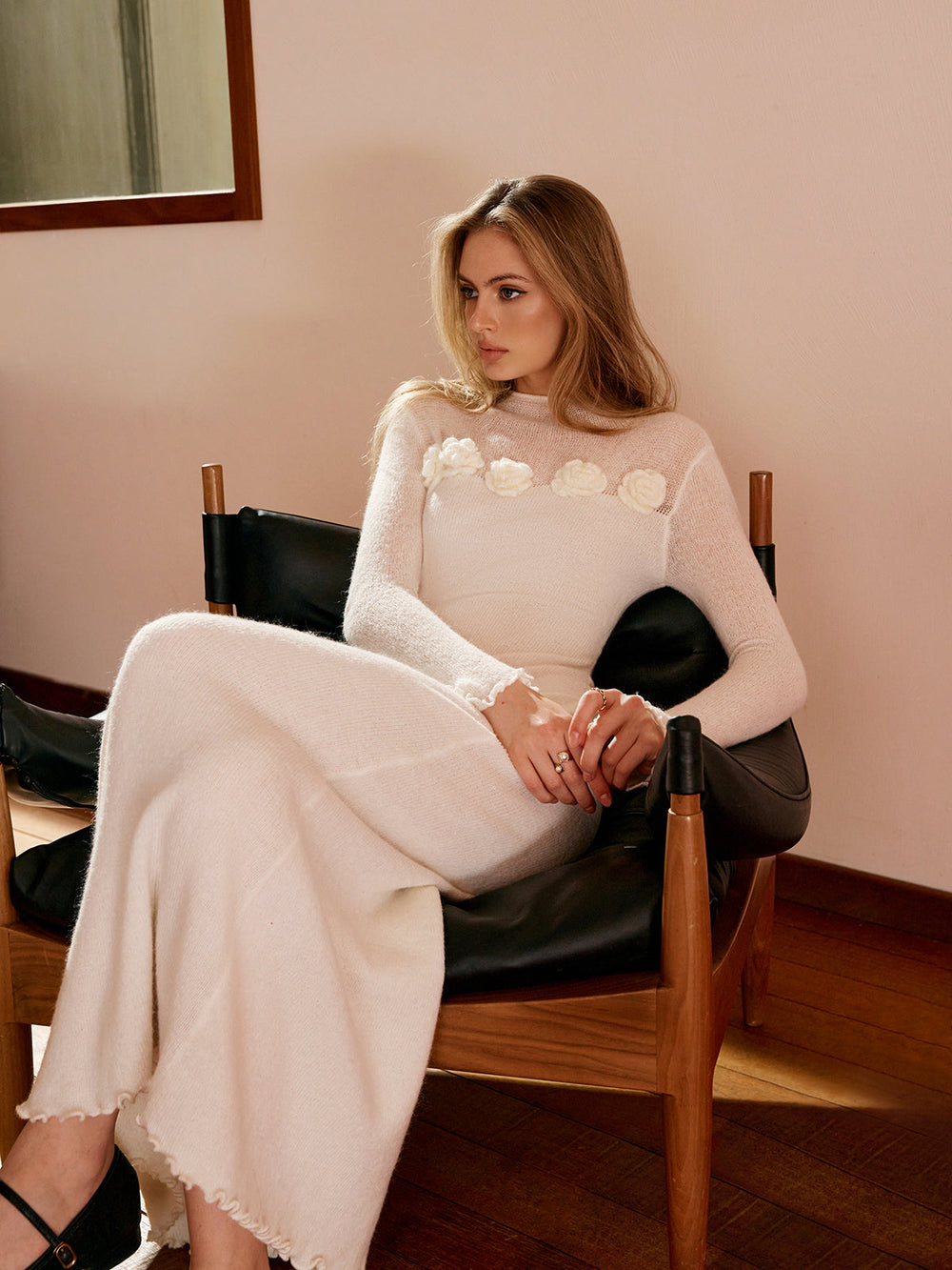 Robe Pull en Maille à Fleurs 3D et Bord Festonné en Laine Mélangée