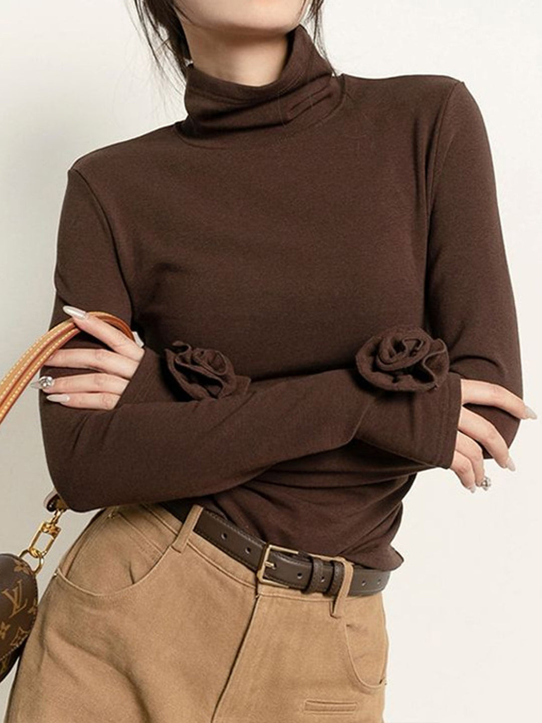 T-Shirt Ajusté à Col Roulé Plissé avec Fleur 3D