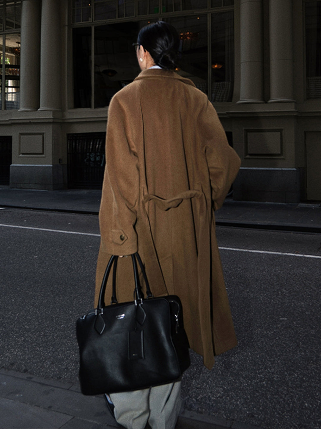 Manteau Long Boutonné à Revers Ceinturé