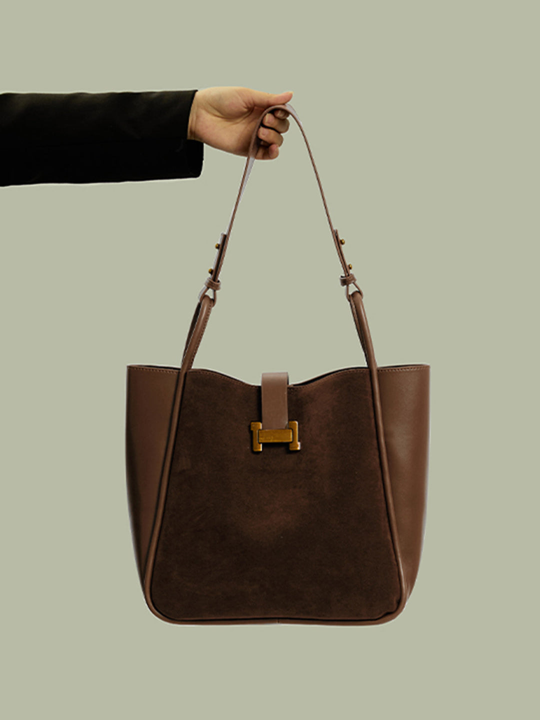 Sac cabas à détails métalliques