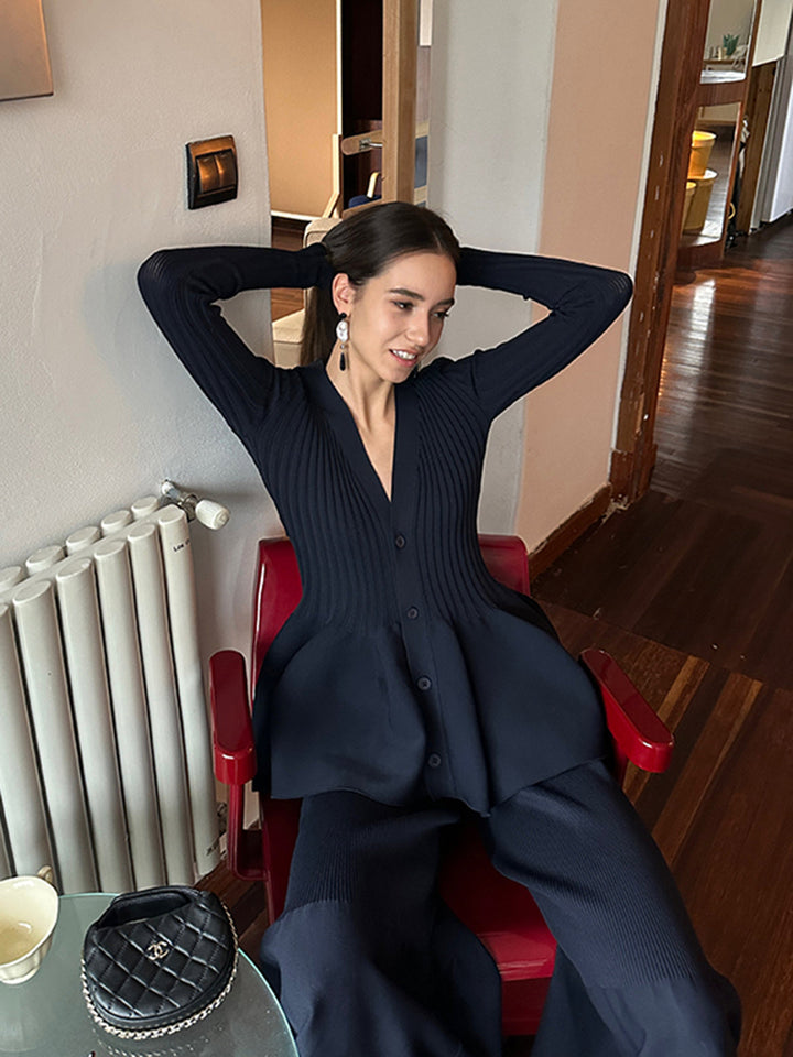 Cardigan à volants et boutons en V