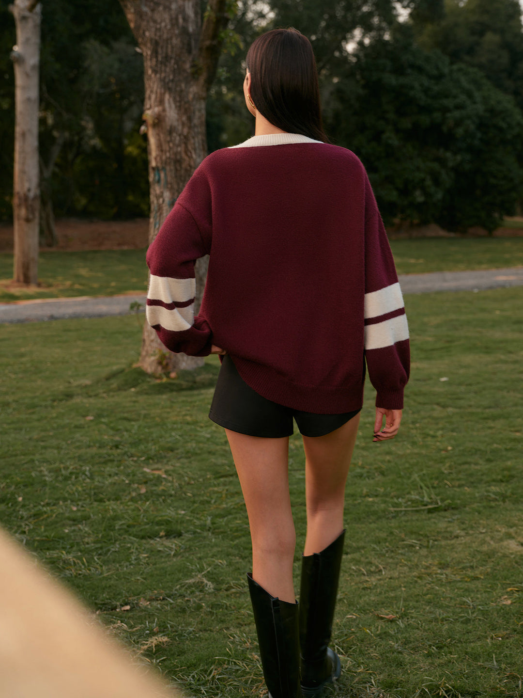 Pull à col en V avec Passepoil Contrastant