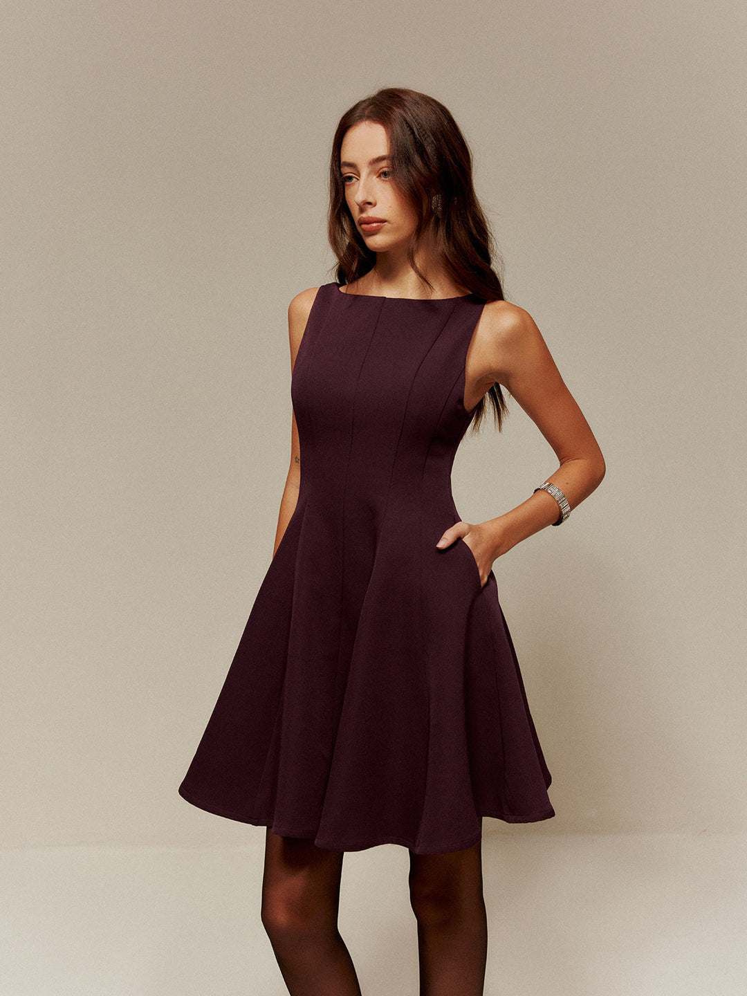 Robe Courte à Bretelles Plissées