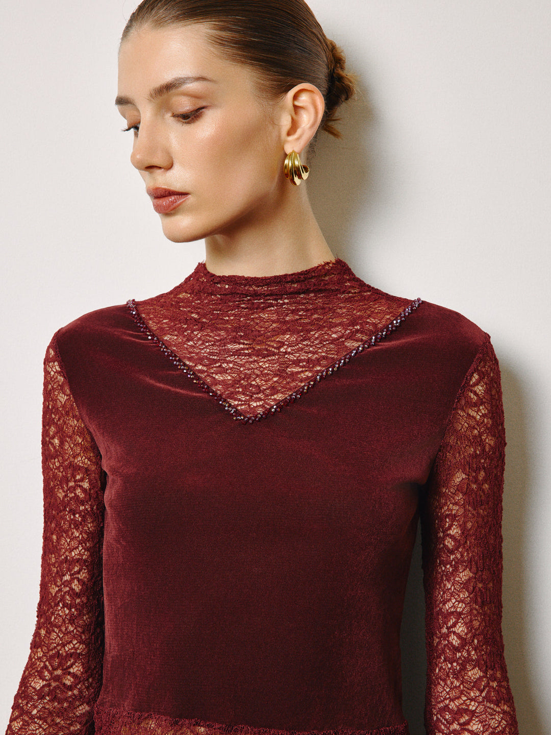 Haut Fin en Velours avec Strass Semi-Transparent et Dentelle