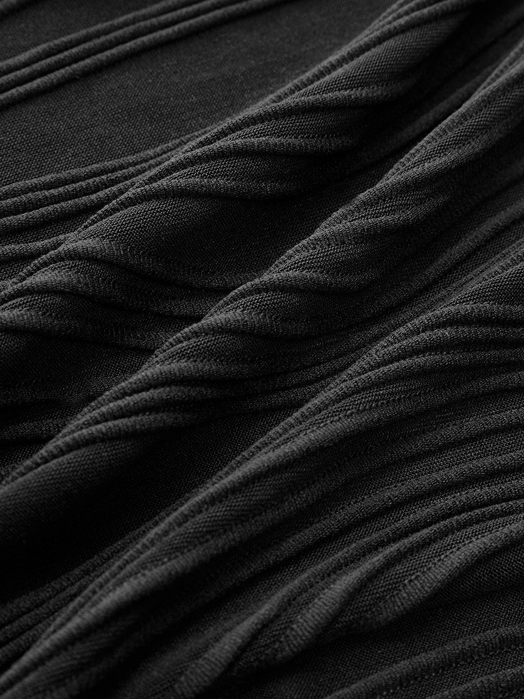 Robe à col bénitier plissé