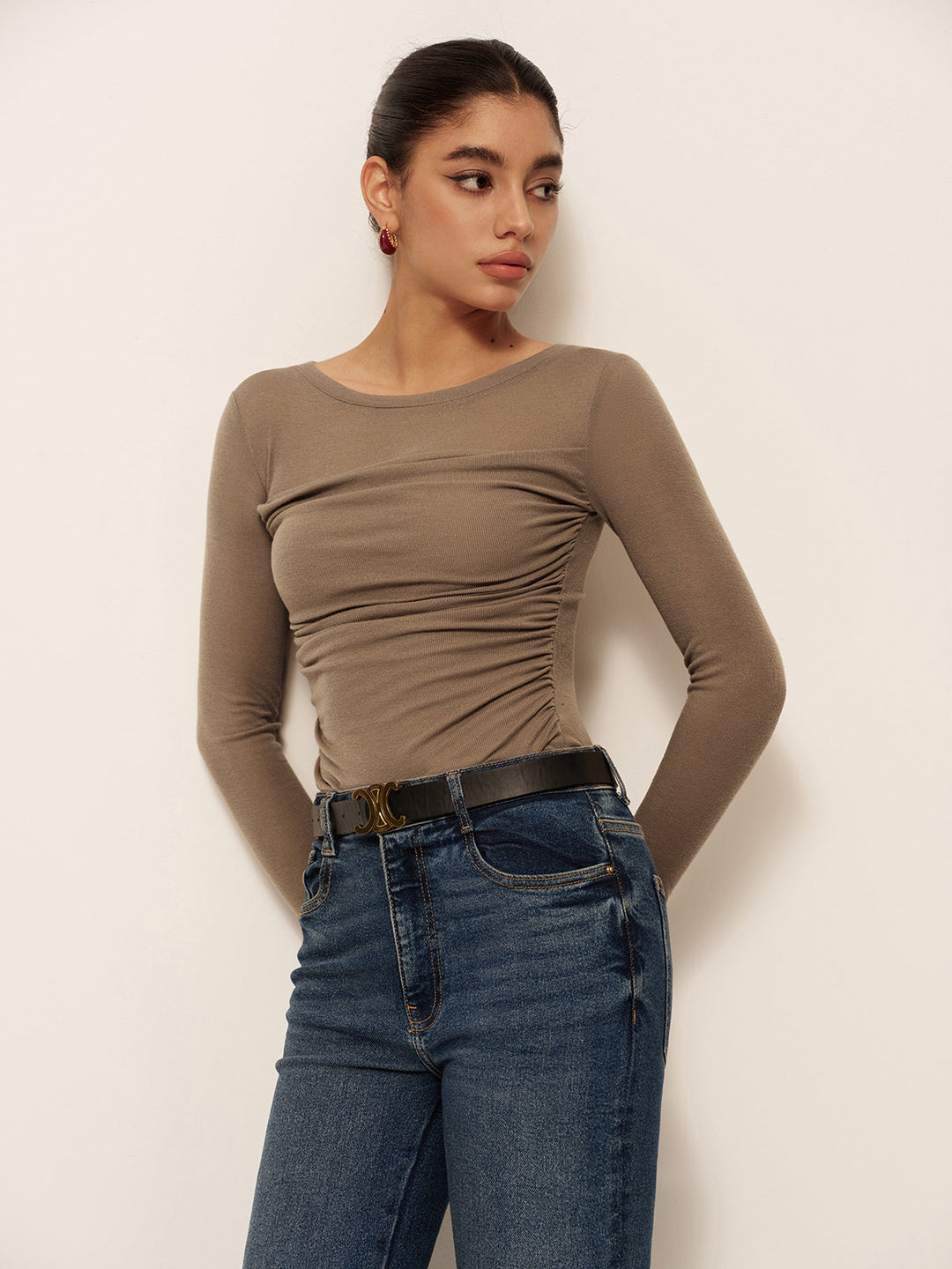 T-shirt ajusté plissé à manches longues semi-transparent