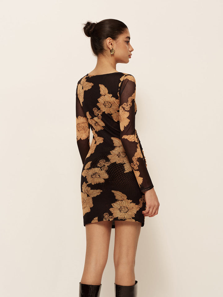 Robe imprimée à manches longues et col asymétrique