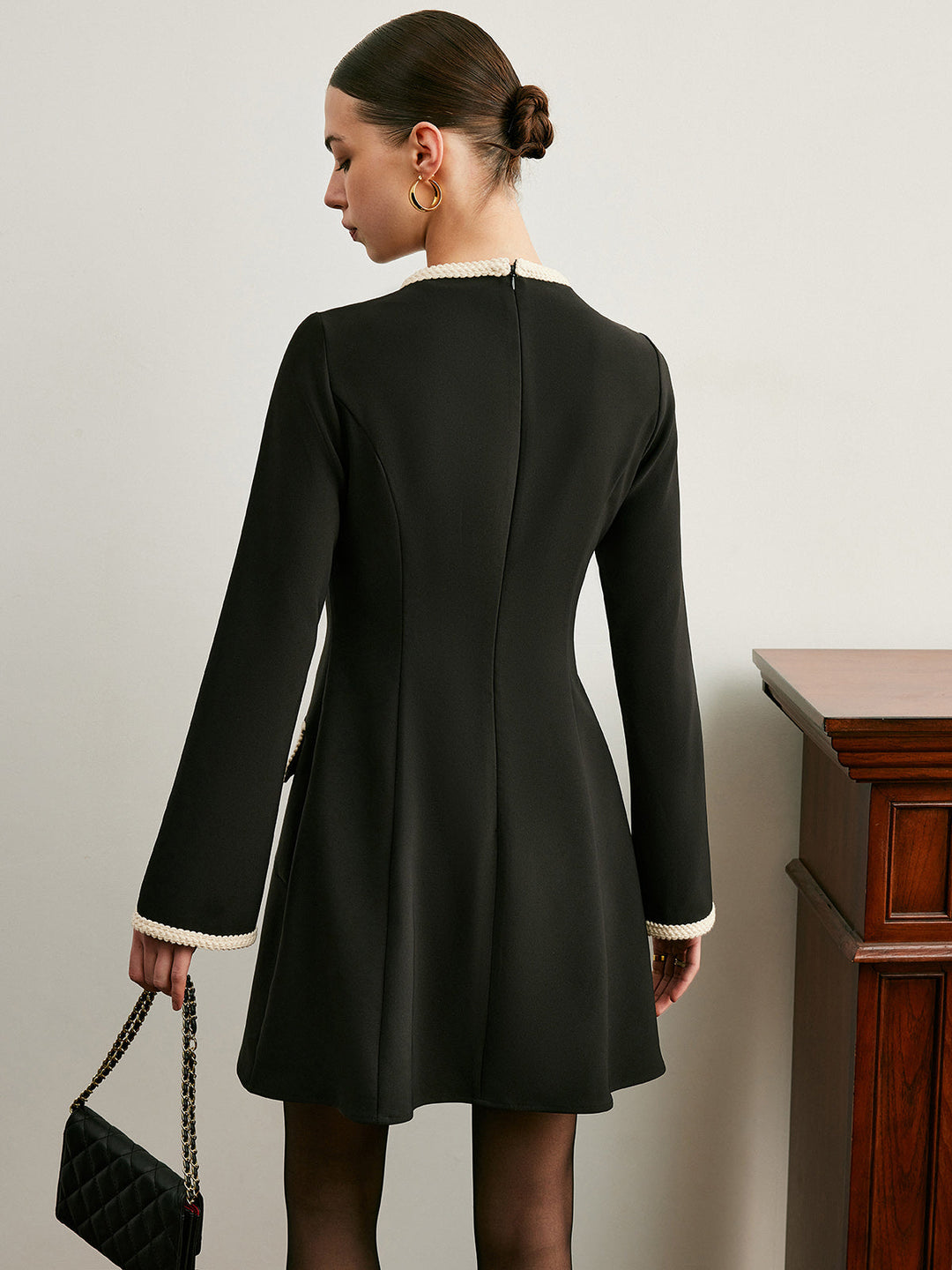 Robe Plissée à Fermeture Éclair et Manches Évasées à Ourlet Contrastant