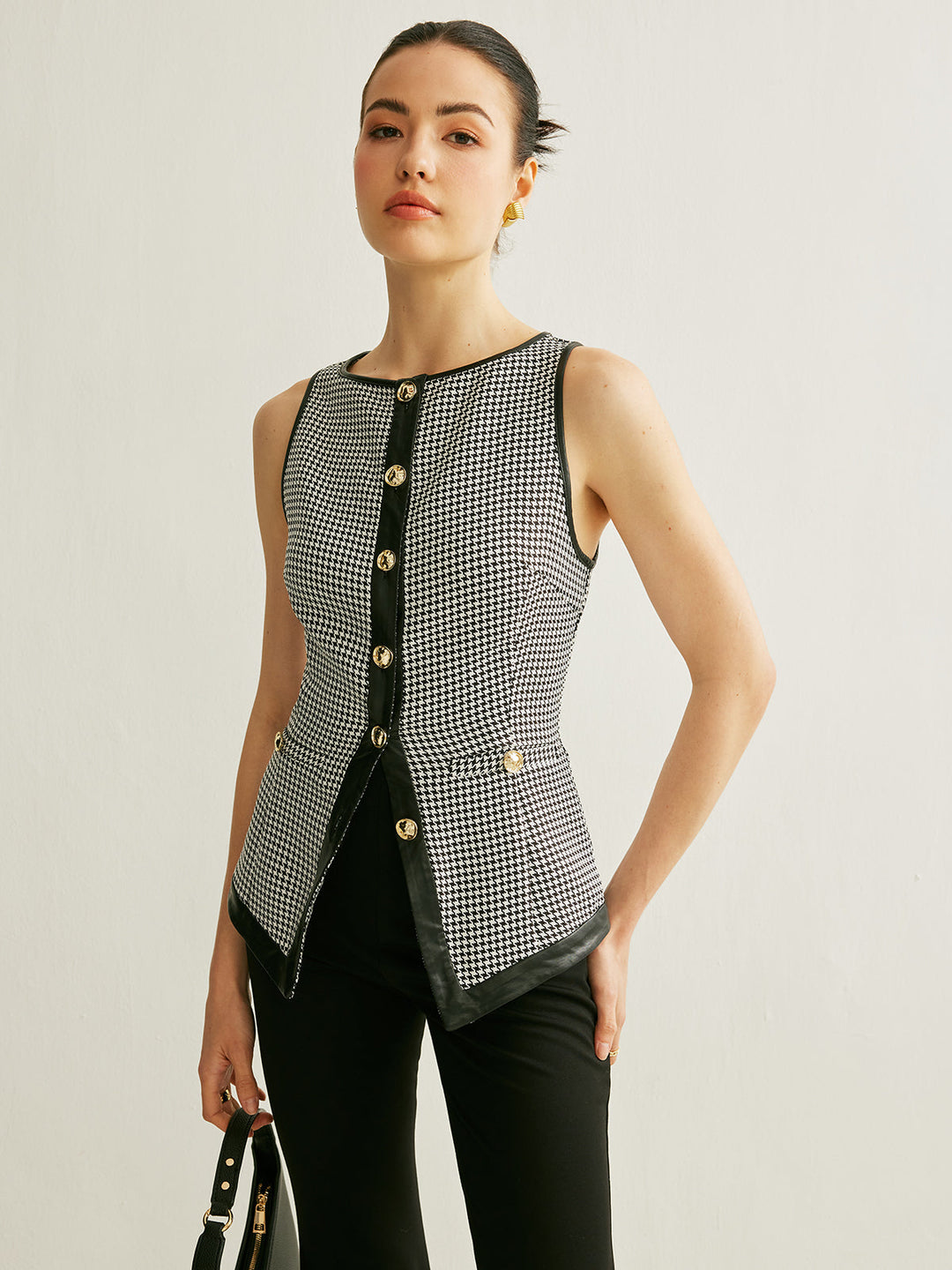 Gilet sans manches à chevrons avec bordure contrastante