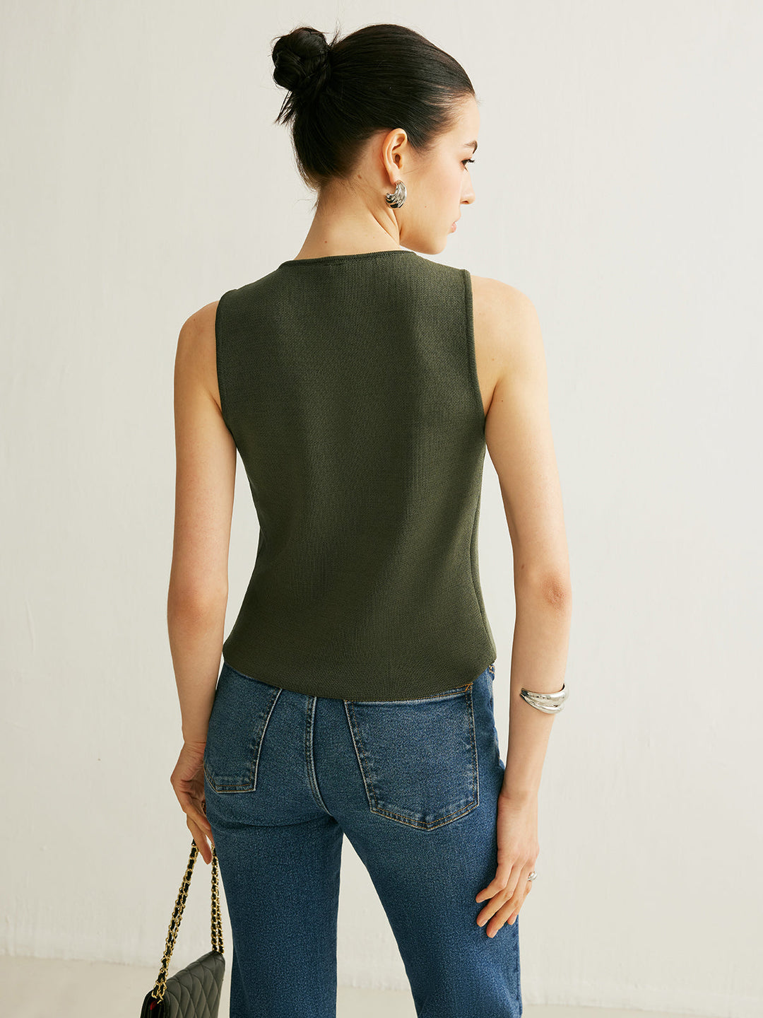 Gilet en tricot à détails de boutons