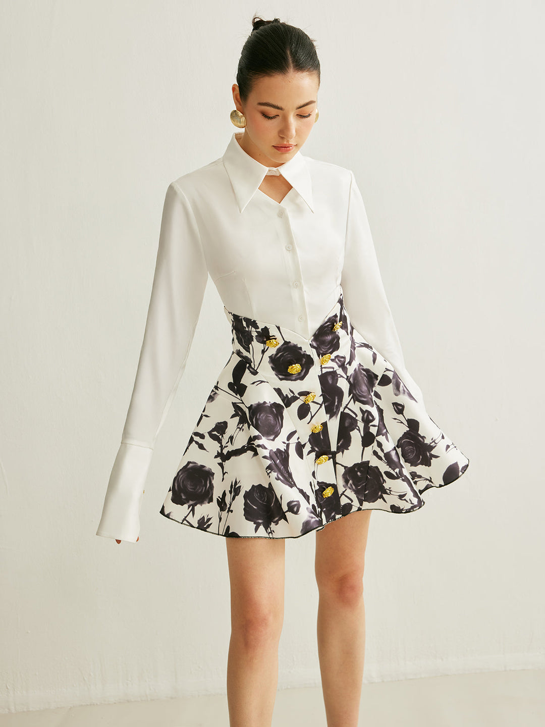 Jupe à imprimé floral avec détails de boutons