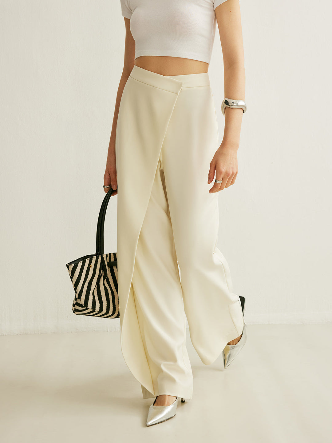 Pantalon taille haute asymétrique croisé