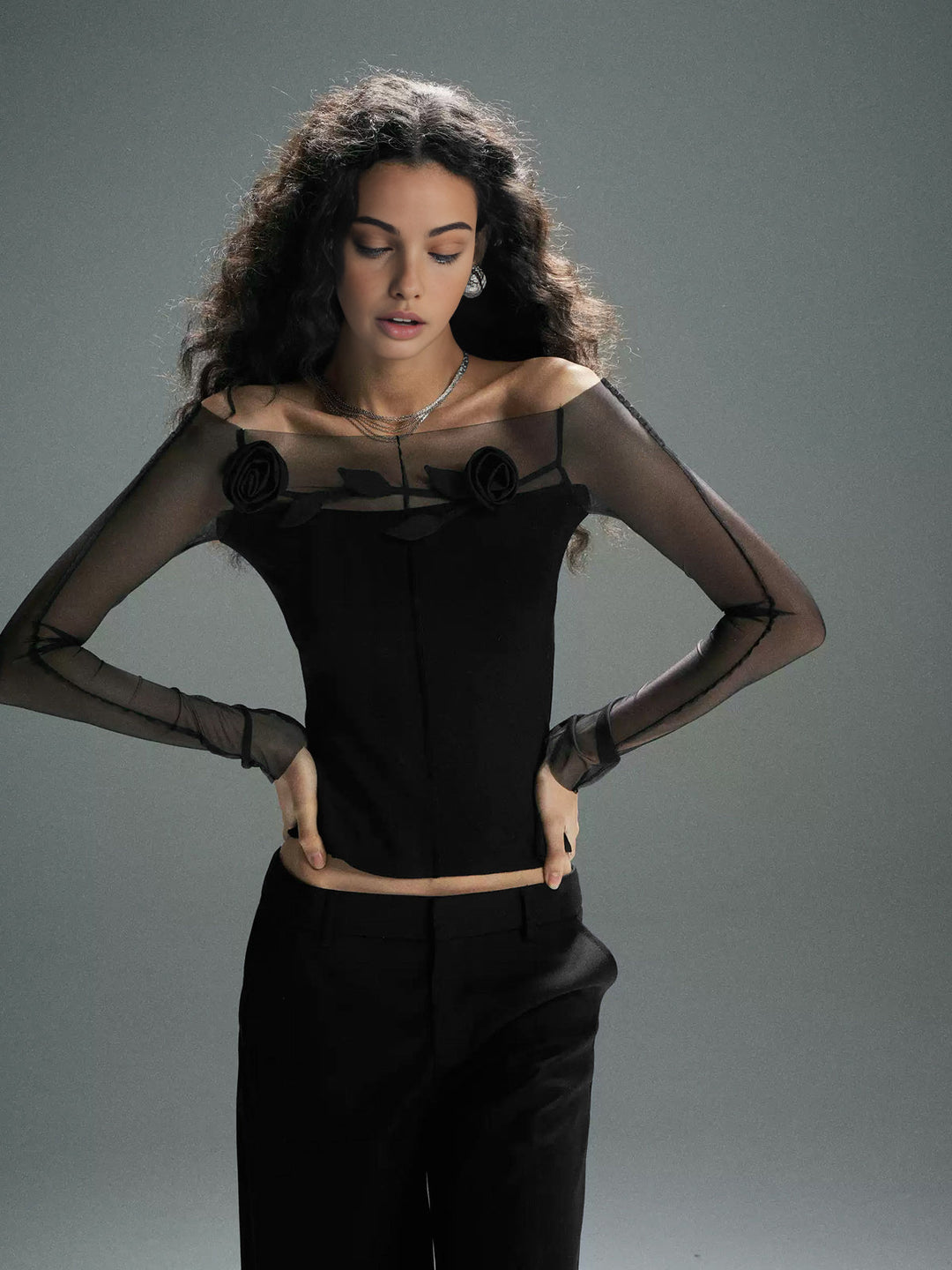 T-Shirt en maille transparente à fleurs 3D avec épaules dénudées