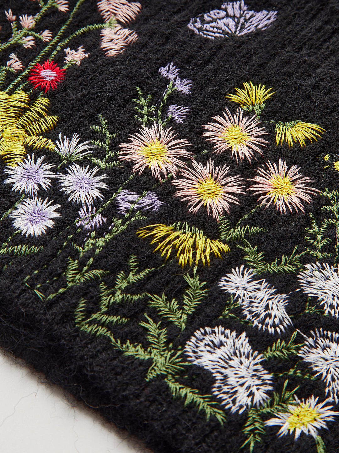Gilet à col droit avec broderie florale
