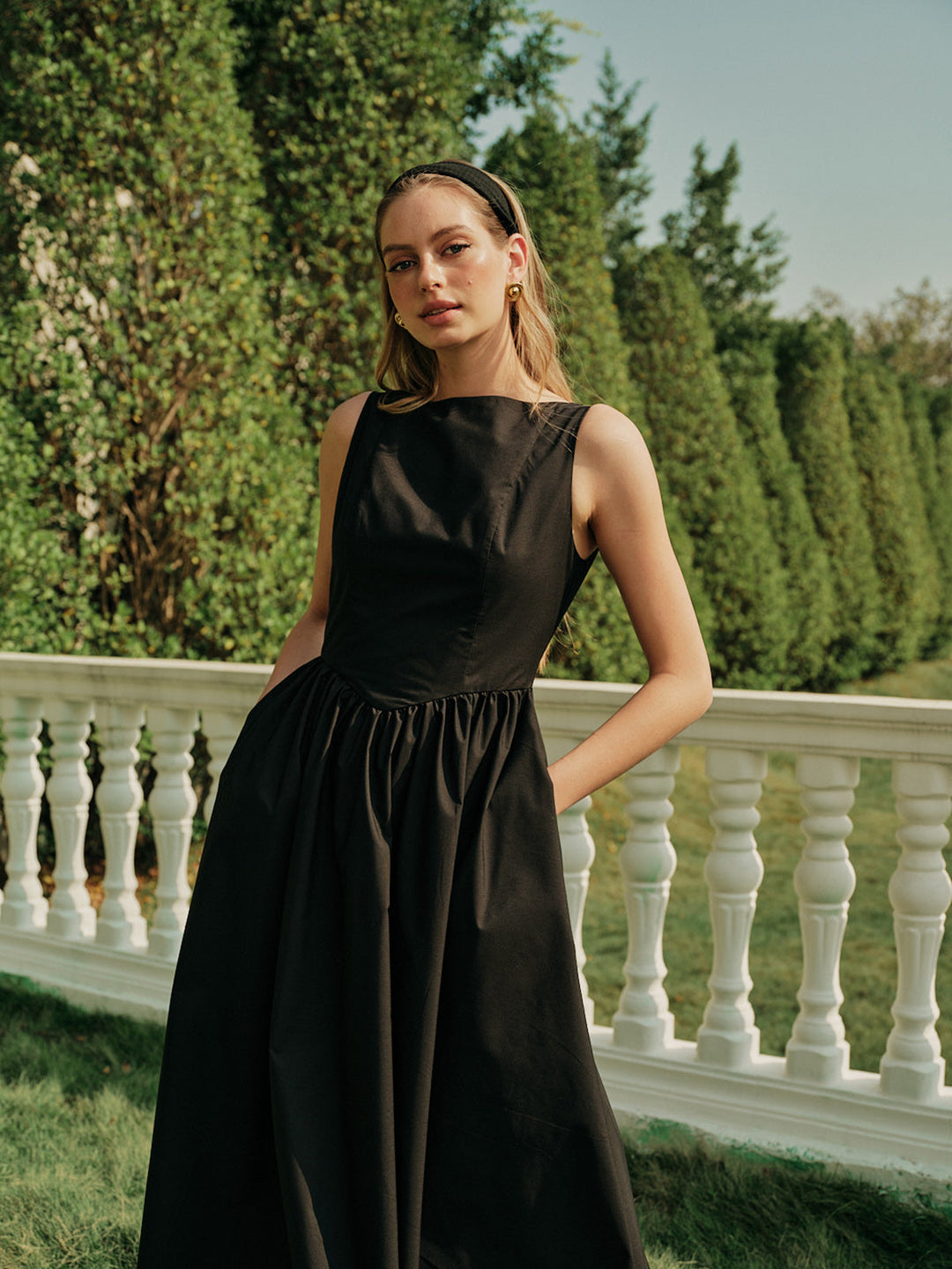 Robe Longue Sans Dos Plissée Sans Manches