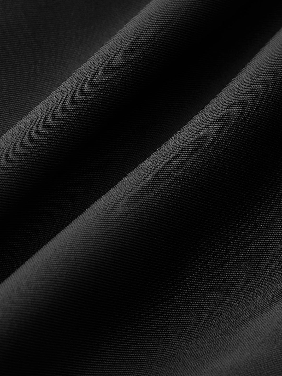 Maillot de bain une pièce décolleté en V et lacets croisés