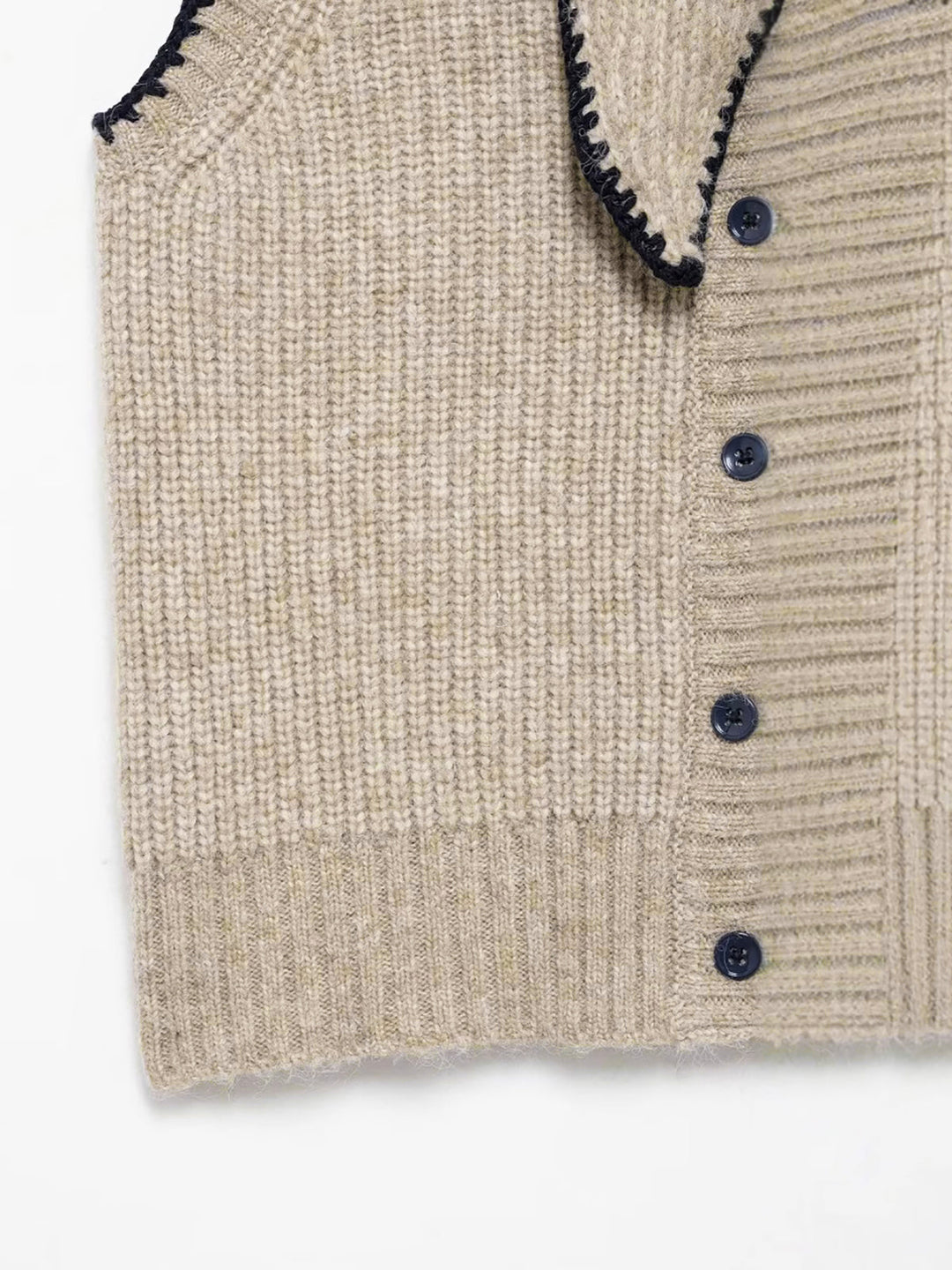 Gilet sans manches à col noué avec passepoil contrastant