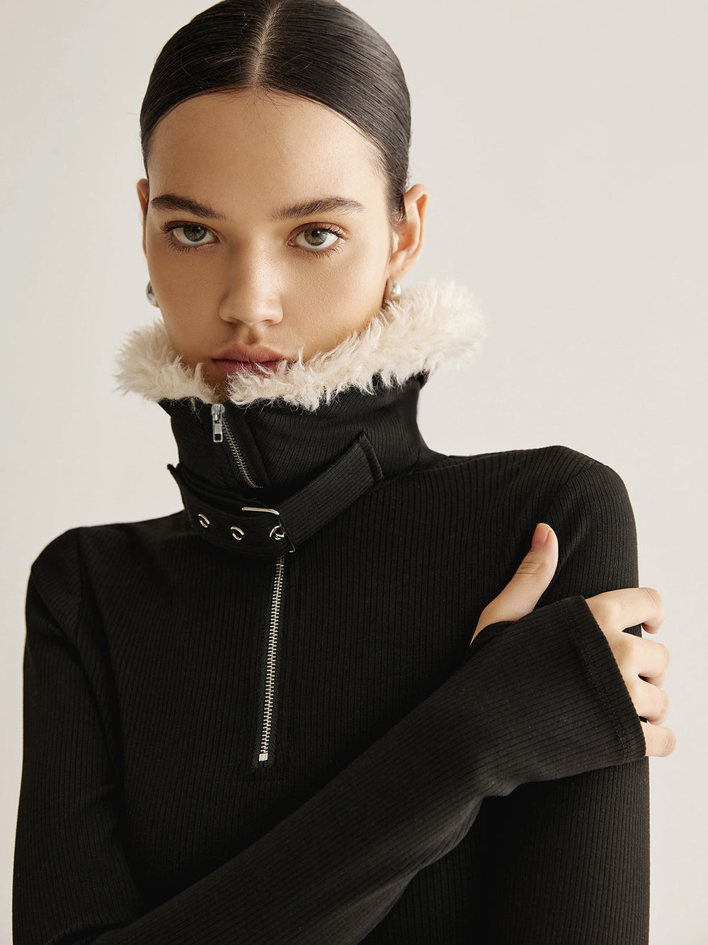 Blouse à fermeture éclair avec ceinture et col fantaisie
