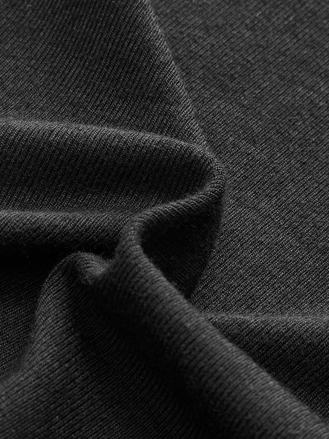 Chemise à manches longues décontractée avec découpe et épaule dénudée asymétrique