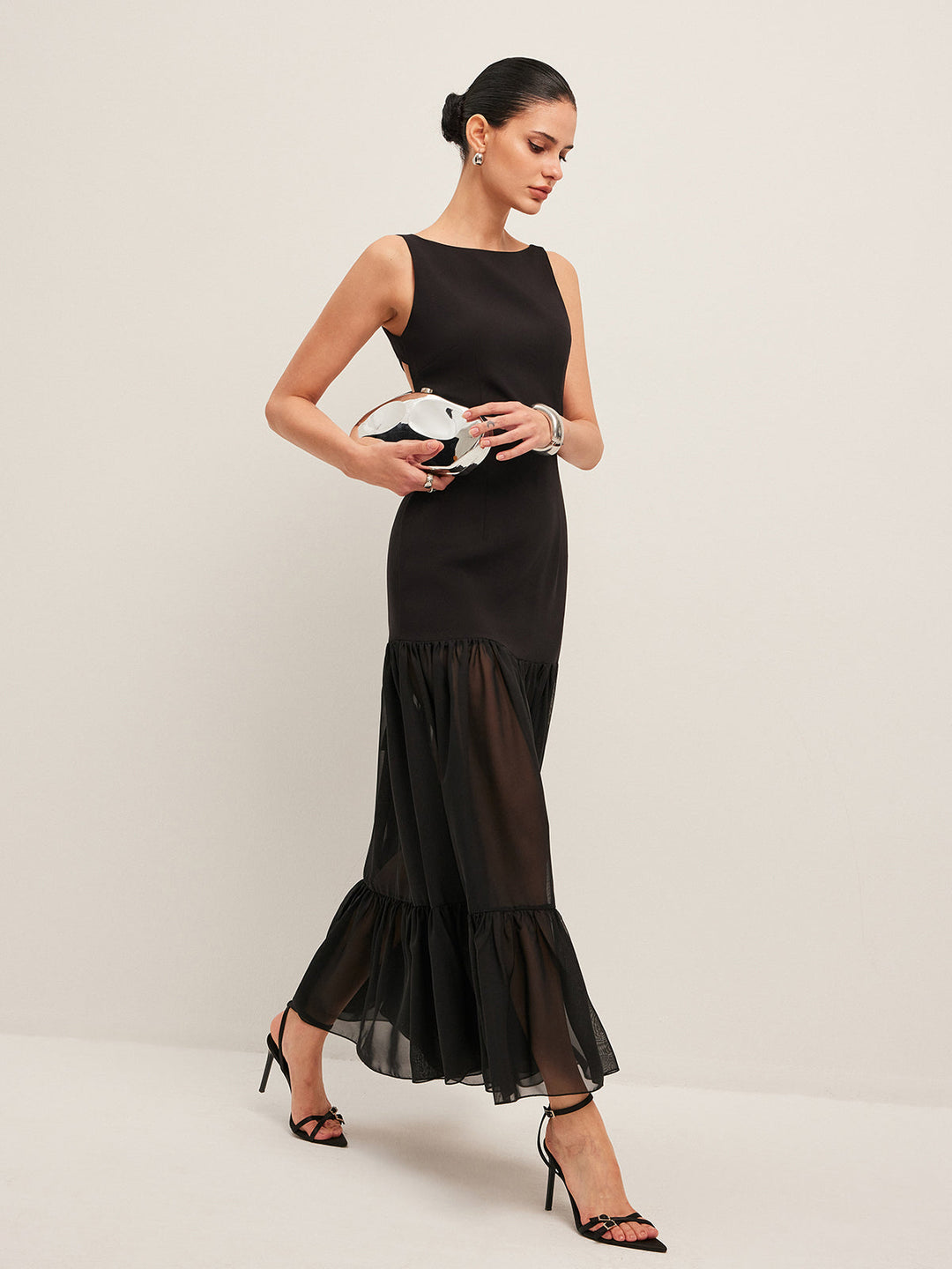 Robe à Volants avec Liens au Dos et Transparence