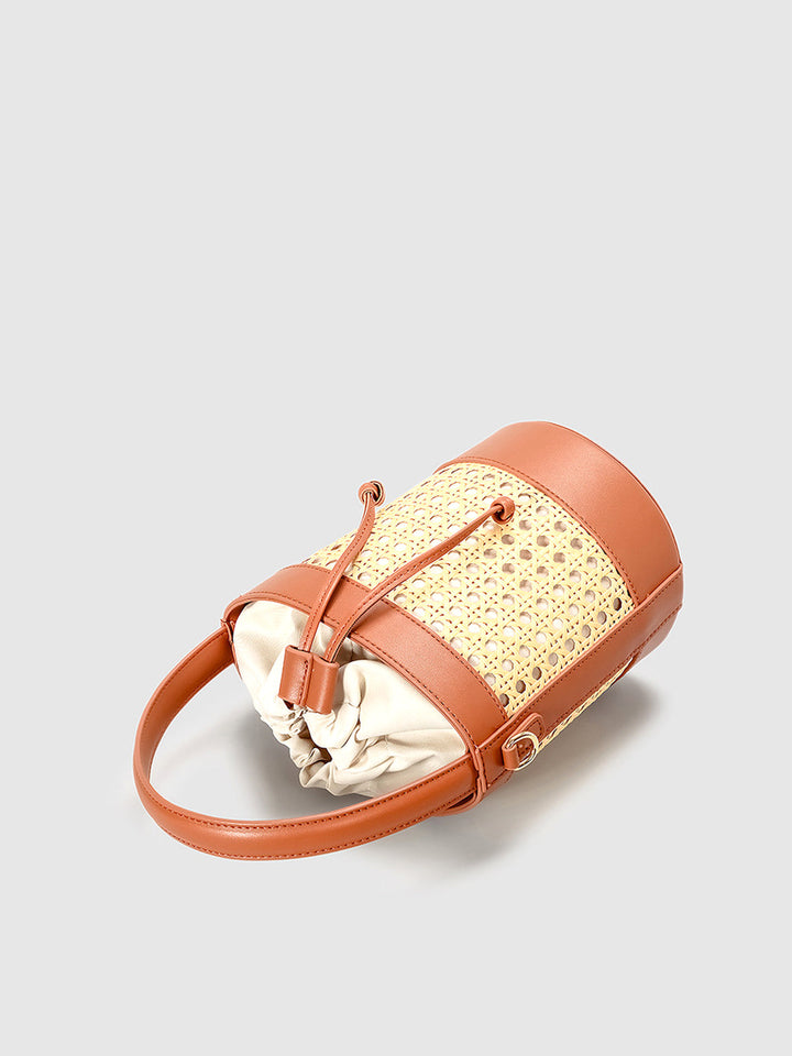 Sac seau à cordon en rotin