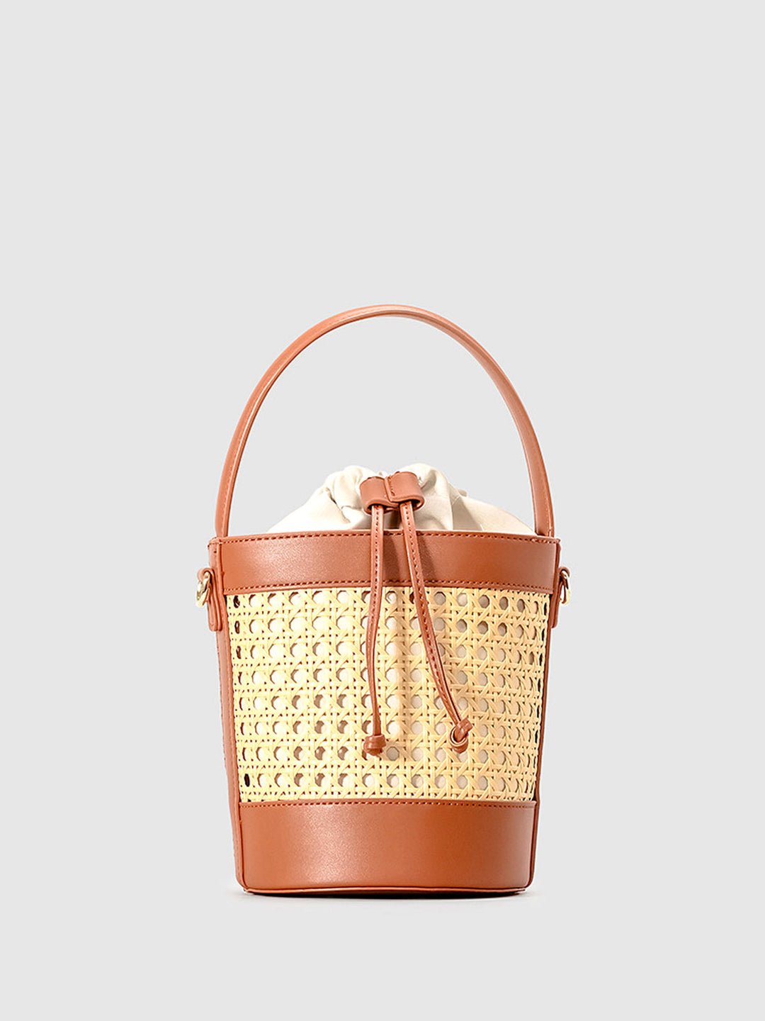 Sac seau à cordon en rotin