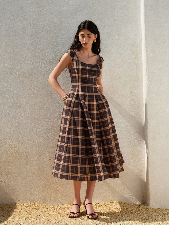 Robe Plissée Sans Manches à Col Carré à Carreaux