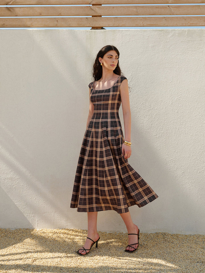 Robe Plissée Sans Manches à Col Carré à Carreaux