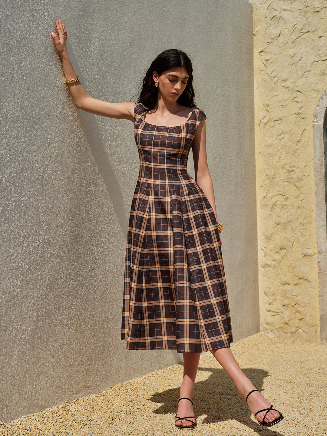 Robe Plissée Sans Manches à Col Carré à Carreaux