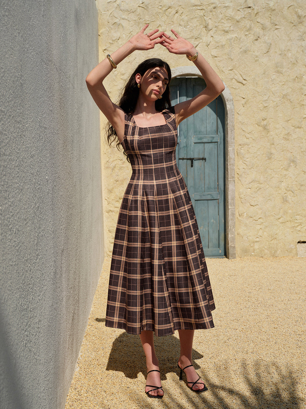 Robe Plissée Sans Manches à Col Carré à Carreaux