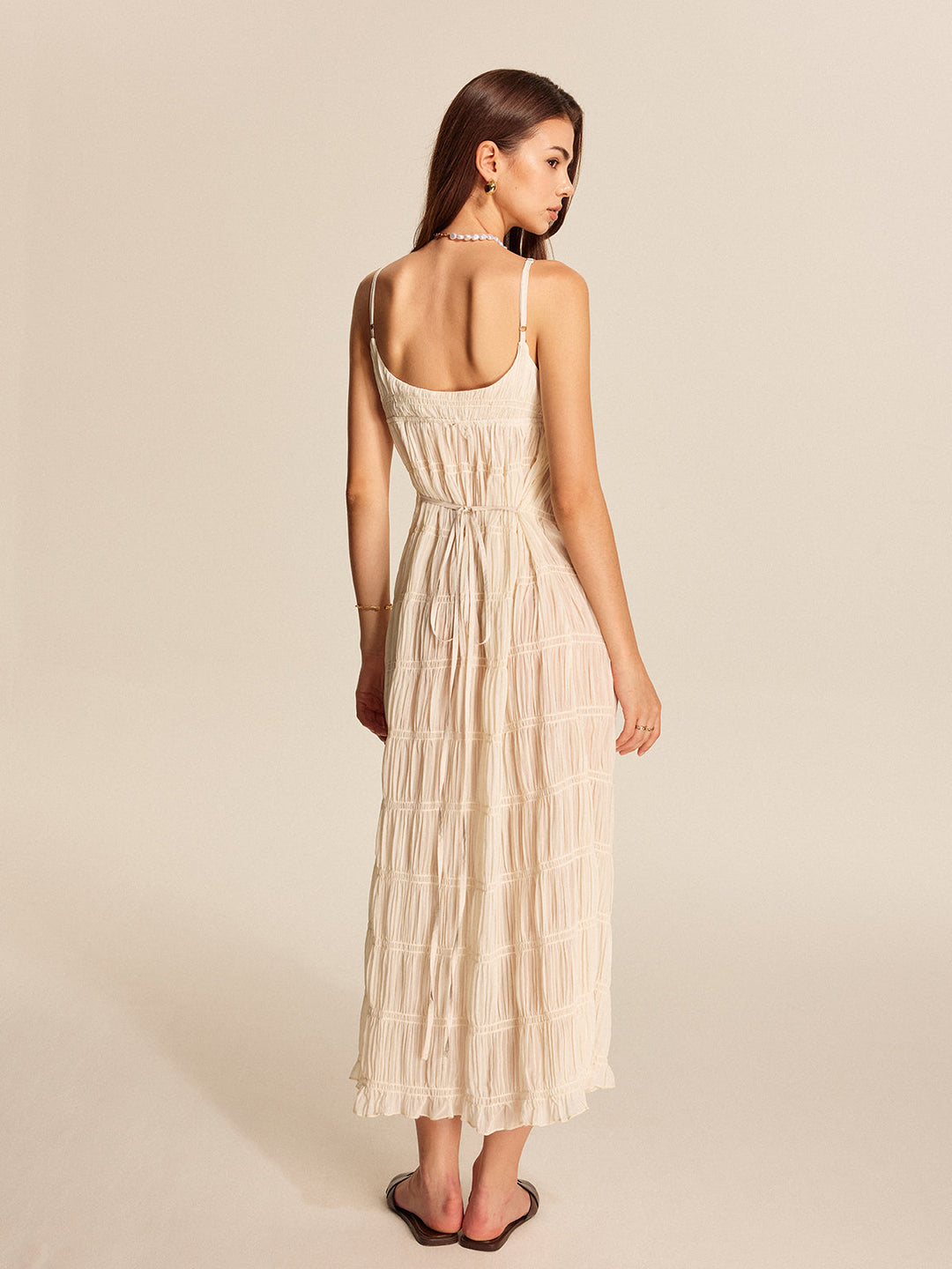 Robe Plissée à Bretelles Semi-Transparente