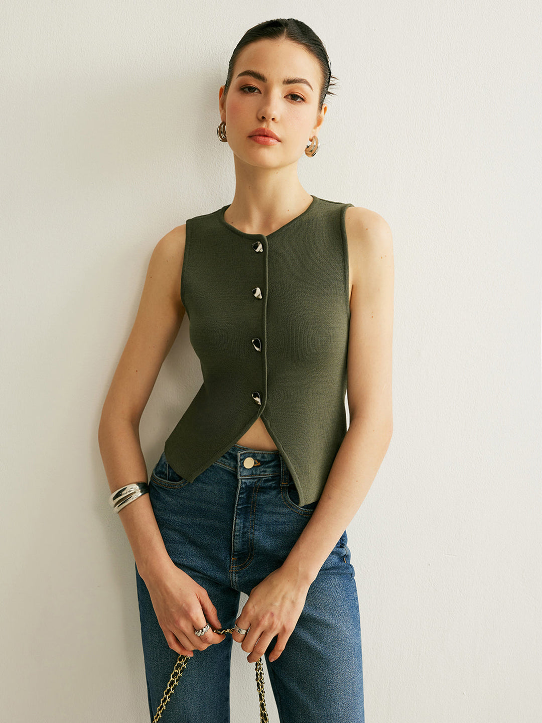 Gilet en tricot à détails de boutons