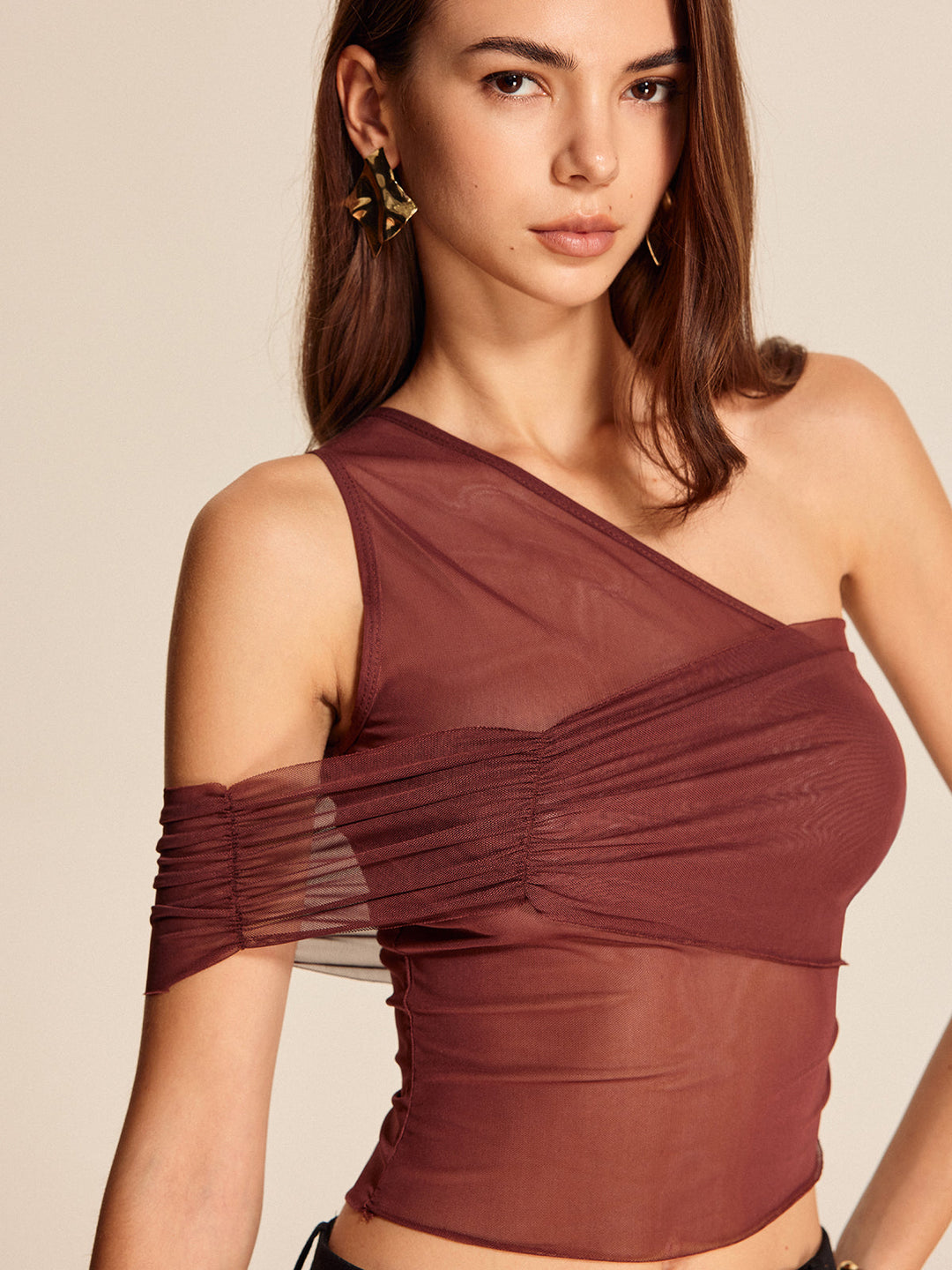 Haut en maille semi-transparente à une épaule