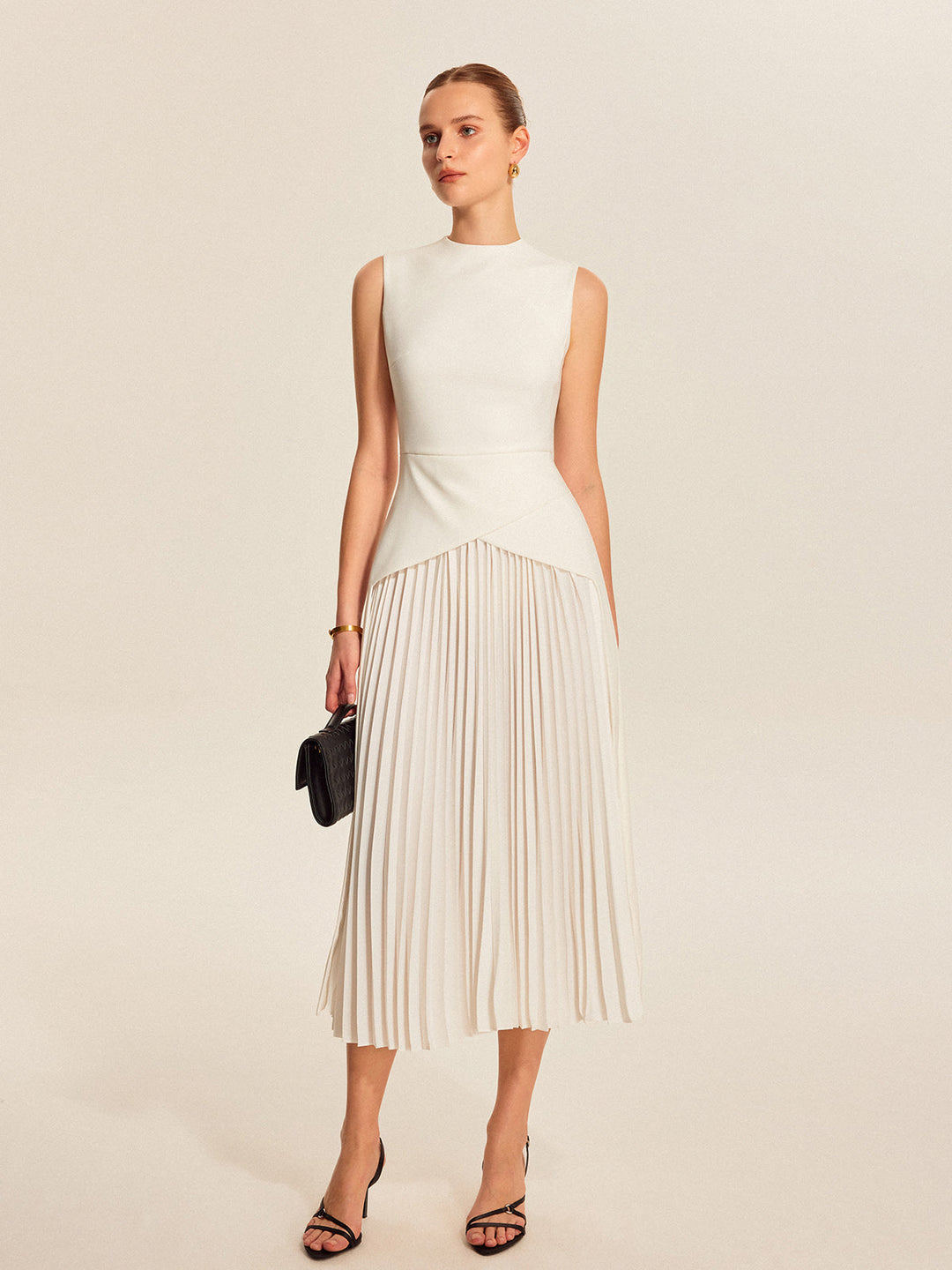 Robe Sans Manches Plissée