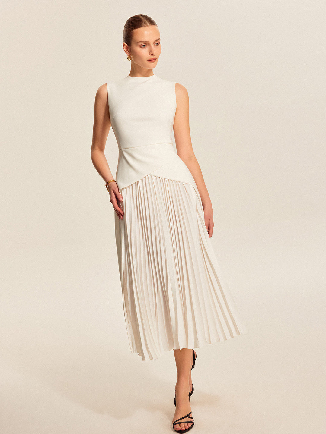 Robe Sans Manches Plissée