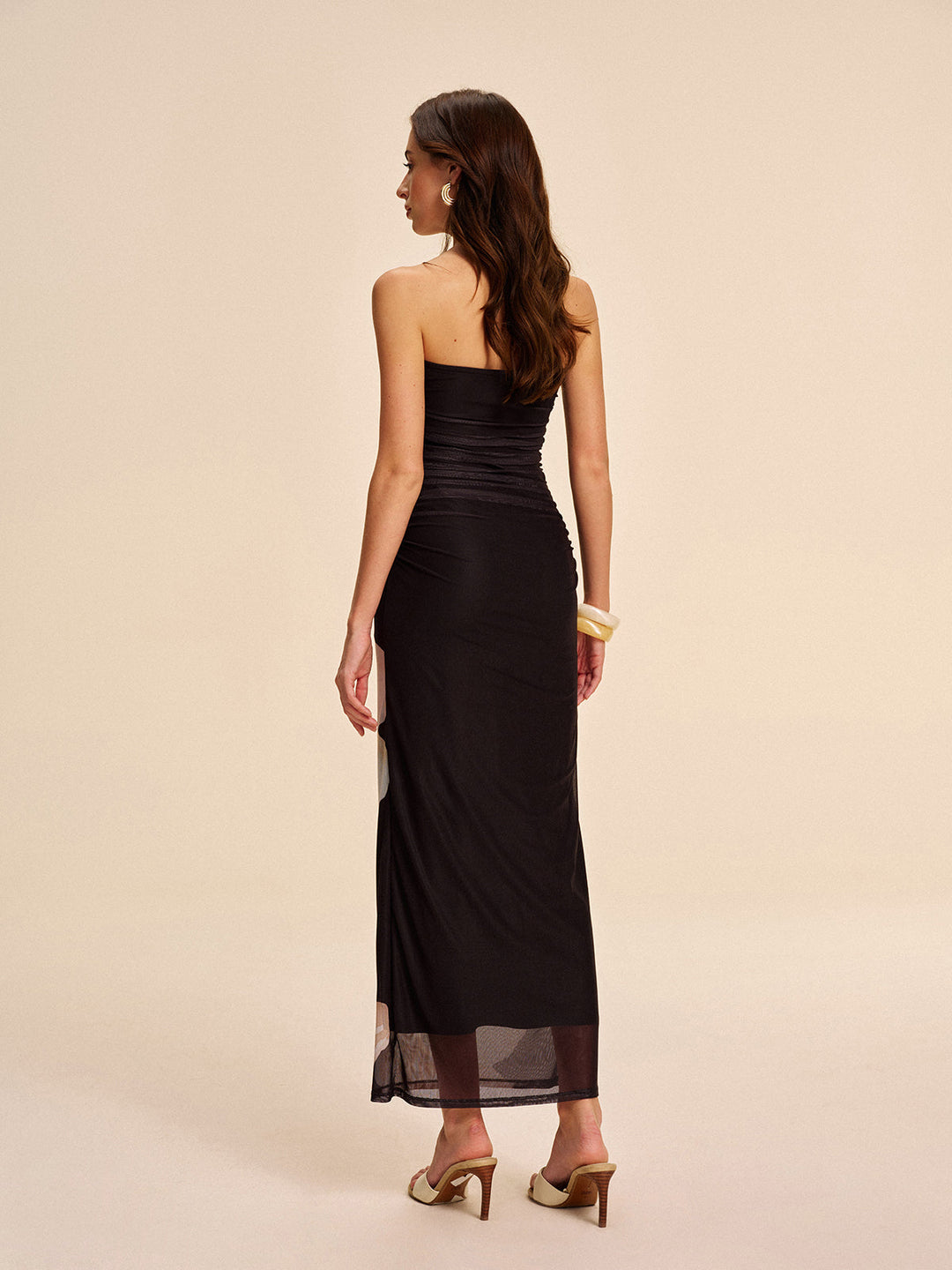Robe longue en maille florale transparente sans bretelles à volants