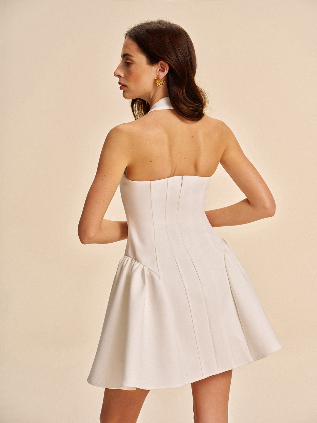Robe à encolure licou avec détails boutonnés
