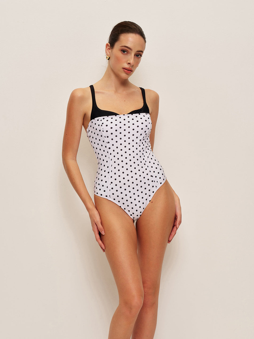 Maillot de bain une pièce à pois contrastés