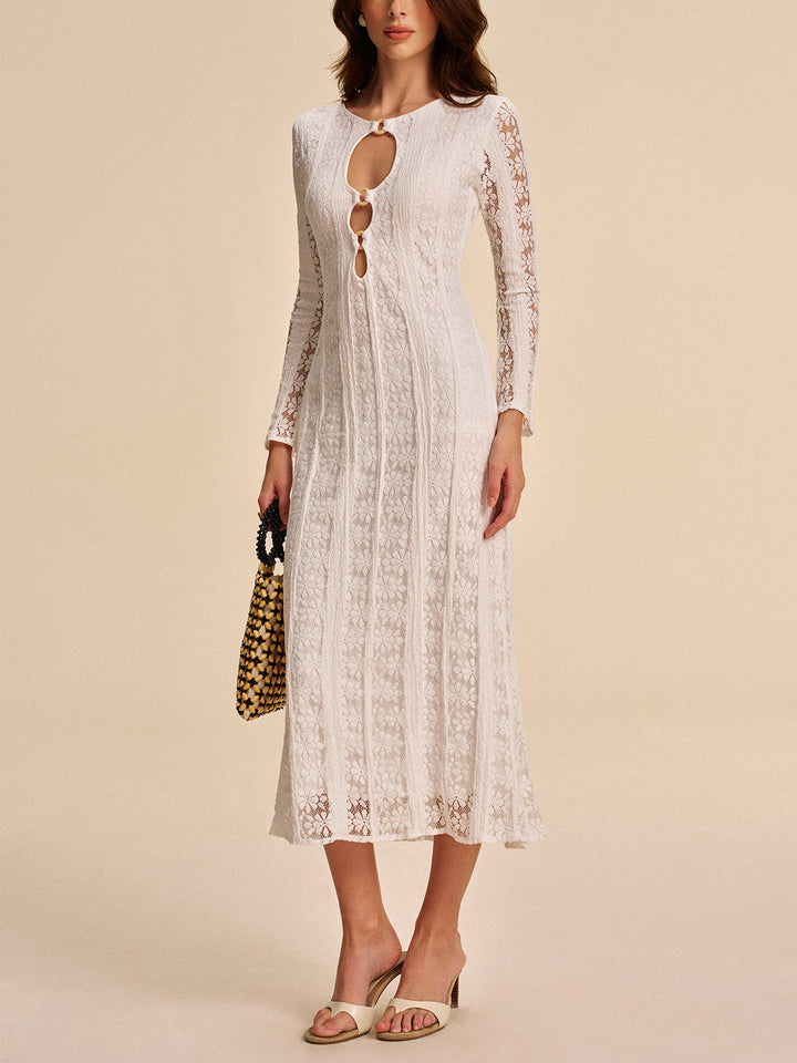 Robe en dentelle à découpes