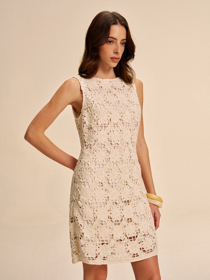 Robe sans manches à dos lacé