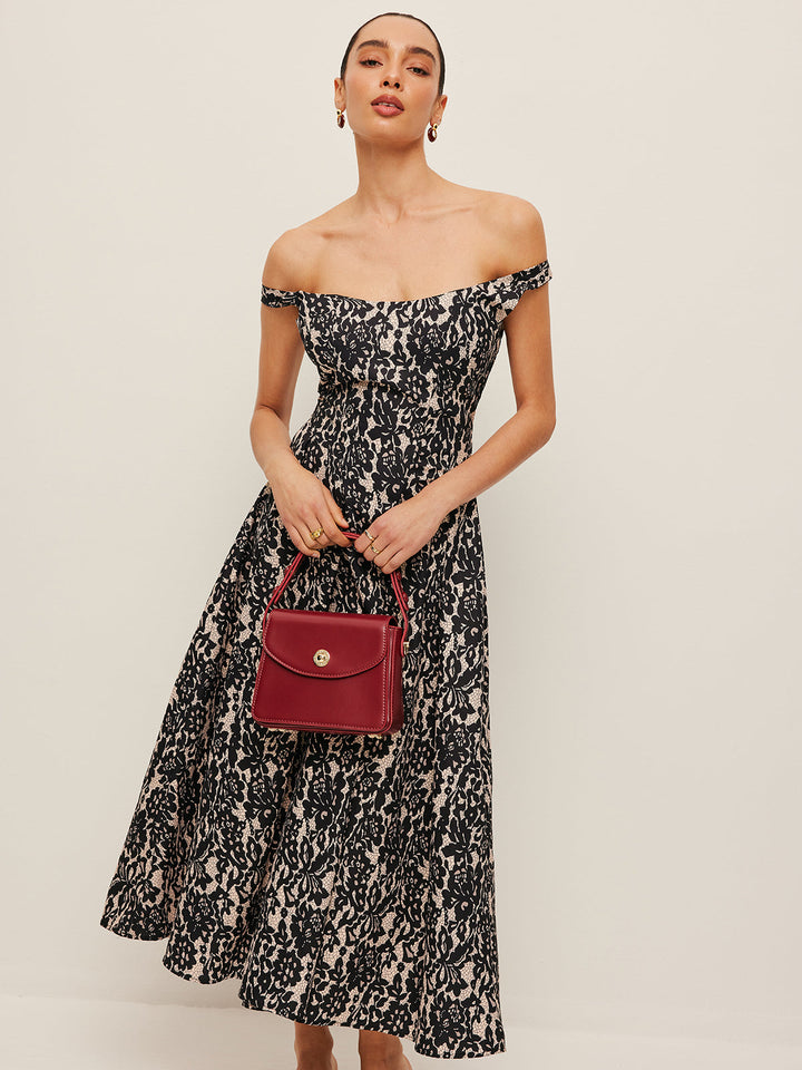 Robe Fleurie à Épaules Dégagées